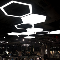 Luminaire suspendu LED hexagonal 48W 72W 3CCT avec télécommande pour bureau, salle de conférence, salle de sport, éclairage commercial, salle d'exposition
