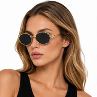 Lunettes de soleil ovales en moissanite pour hommes et femmes, avec accent papillon en strass, protection UV400, monture ornée, idéales pour la conduite quotidienne