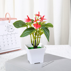 Tanaman pot buatan realistis Anthurium, tanaman dekorasi Desktop dan ruang tamu, tanaman pot tahan lama ringan