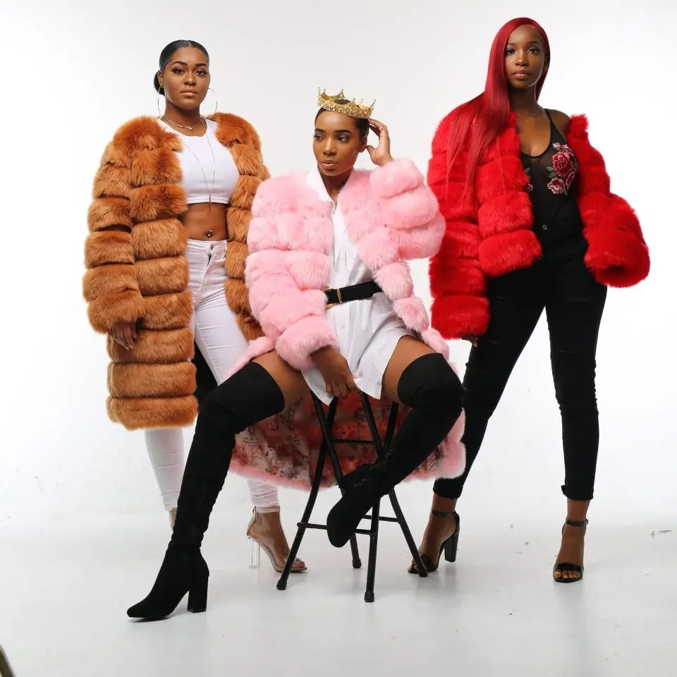 2021 Customized Design Cropped Fashion Plus Size Winter New Women's Oversized Short Fur Coat Hoodies Winter Bubble Coats