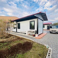 Grande maison préfabriquée de luxe à 5 chambres et 3 salles de bain, en kit, pour usage scolaire, design moderne, ignifuge, certifiée ISO9001