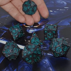 Ayoyoe ชุดลูกเต๋าโลหะ7ชิ้นชุดลูกเต๋าสามเหลี่ยมบรรจุผงออกแบบได้ตามที่ต้องการ - Product Image 1