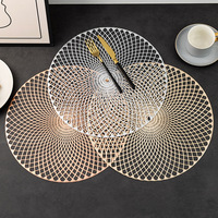 Napperon creux isolé en PVC moderne Tapis de table décoratif pour hôtel Tapis de tasse pour le commerce électronique à conception transfrontalière pour le restaurant