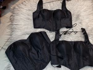 Blusa Corsé Negra de Seda con Cordones y Escote Cuadrado para Saree - Product Image 2