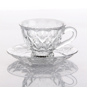 China Großhandel Farbige Box-Verpackung Restaurant Café Tee Kaffee Graviertes Klares Trinkglas Becher-Set Glas Untertasse Tassen-Set - Product Image 3