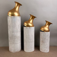 Vase sur pied géant Vase en métal vintage sur pied pour salon