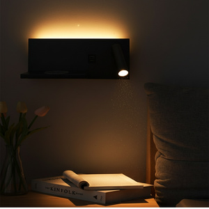 Lampada da Parete Wireless in Alluminio con Ricarica Wireless, Faretto da Comodino per Camera da Letto, Soggiorno e Hotel con Rotazione a 350 Gradi - Product Image 1