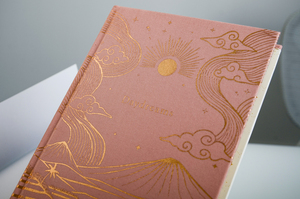 Cuaderno Personalizado con Estampado Dorado, Tapa Dura, Diario A5, Papel Premium de 120 g/m², Sin Transferencia de Tinta, Certificado FSC, Ecológico, Agenda Diaria - Product Image 3