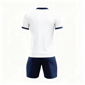 Ensemble d'uniformes de football de haute qualité à blocs de couleur, séchage rapide, respirant, en polyester, avec impression de logo personnalisé, pour matchs d'équipe et entraînements, vente en gros - Product Image 2