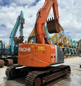 Excavadora Usada de Marca Japonesa Hitachi Zx135us 130 120 en Oferta, 13.5 Toneladas, 13 Toneladas, Excavadora Mediana de Segunda Mano para Granja, con Certificación EPA y CE - Product Image 2