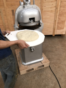 Nouveau petit diviseur de pâte et assistant de boulanger de machine à rouleaux plus ronds pour la fabrication de boules de pâte à farine et à eau et l'extrudeuse de coupe - Product Image 4