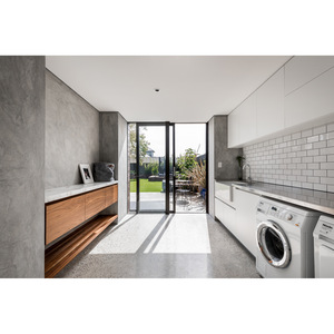 Villa moderna con estructura de acero ligero, residencia privada con paredes de vidrio y patio de piedra, espacio de vida al aire libre. - Product Image 3