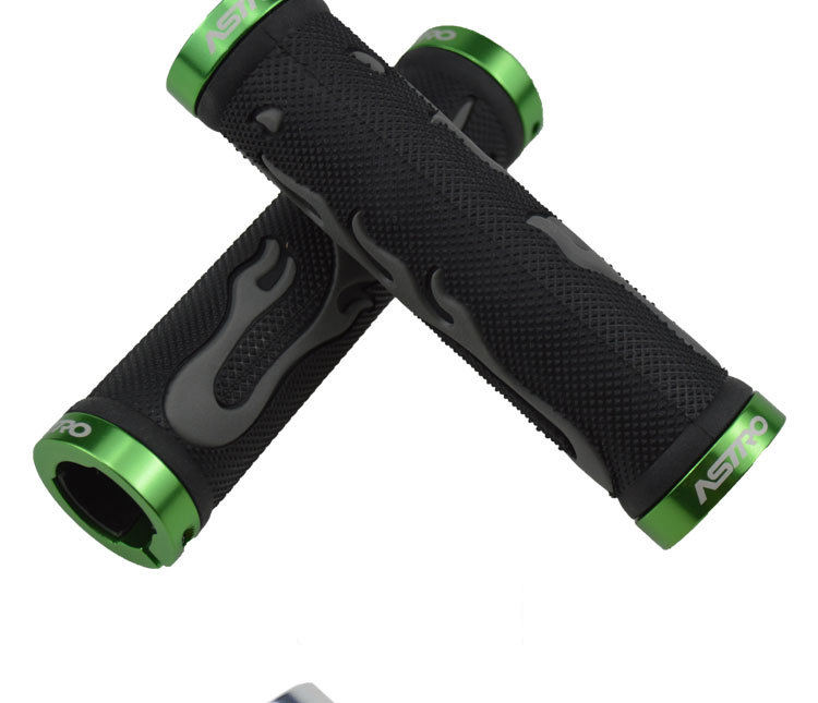 สีเขียวดำ