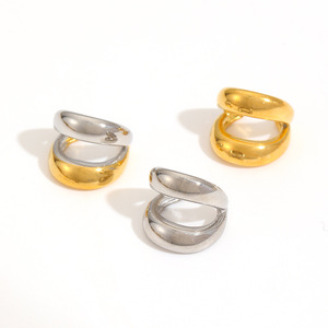 Pendientes de aro geométricos minimalistas de doble capa de acero inoxidable, clips para las orejas de acero titanio con oro de 18k para mujer, joyería de moda. - Product Image 5