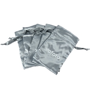 Bolsas de tela pequeñas de satén con cordón, personalizables con logo, para joyería, pelucas y almacenamiento, con efecto seda y estampado dorado en caliente - Product Image 2