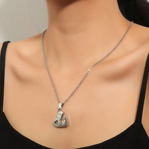 Collier en acier inoxydable pour couple, vente en gros 2021, pendentif en forme de cœur pour homme et femme, cadeau pour la Saint-Valentin - Product Image 3