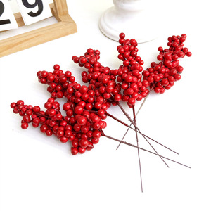 Bouquet de baies rouges artificielles 30 cm en plastique moulé par injection pour fêtes, mariages, décoration intérieure et accessoires de bricolage - Product Image 4
