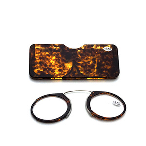 Lunettes de lecture innovantes sans monture à <span class=keywords><strong>pince</strong></span>-<span class=keywords><strong>nez</strong></span> ultra-minces avec coussinets en silicone et étui métallique de poche pour hommes et femmes - Product Image 2