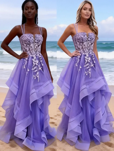 Abito da ballo in tulle a strati <span class=keywords><strong>lavanda</strong></span> con applicazioni in pizzo scintillante e schiena incrociata, abito da sera formale - Product Image 5