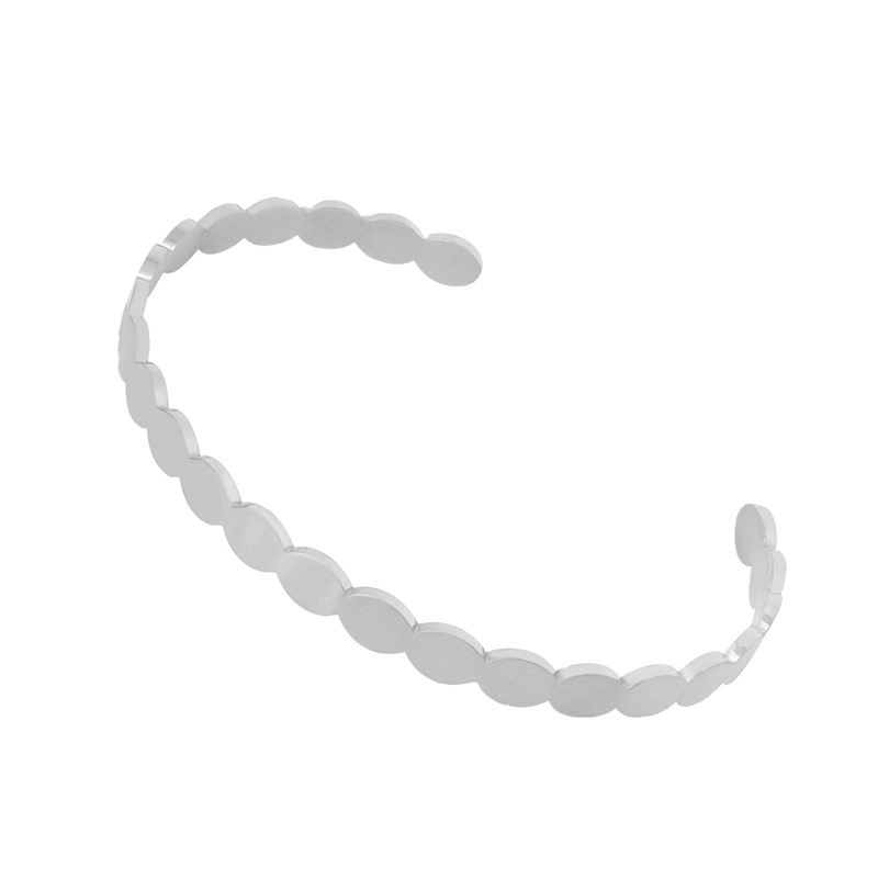 สร้อยข้อมือเหล็ก