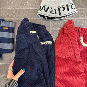 Nuovi Arrivi Invernali 2026 per Bambini: <span class=keywords><strong>Pantaloni</strong></span> Invernali in <span class=keywords><strong>Velluto</strong></span> <span class=keywords><strong>a</strong></span> <span class=keywords><strong>Coste</strong></span> Lavato Stile Coreano con Elastico in Vita Imbottito per Ragazze - Product Image 5