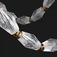 Projet personnalisé Hôtel Salon Escalier Lampe suspendue à LED Longue chaîne de luxe Lustre en métal et cristal Suspension