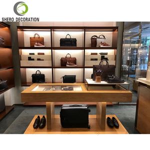 Étagères de présentation de sacs de style vintage, présentoir de magasin de sacs et de chaussures personnalisé, design de vitrine avec décoration intérieure de magasin de chaussures en bois - Product Image 2