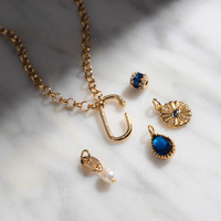 Collier multi-éléments européen et américain avec incrustation de zircon, pierre de naissance, chaîne à maillons plaquée or, avec verre comme pierre principale