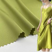 Nouveau design doux sensation de main lisse toucher satin similaire à l'acétate soie duchesse satin matériel tissu pour pyjamas