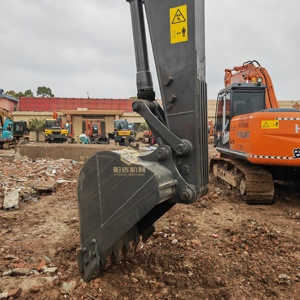 รถขุดตีนตะขาบ Volvo EC210D มือสอง ขนาดกลาง 21 ตัน ของแท้จากสวีเดน พร้อมเครื่องยนต์ดีเซล Volvo D5E ที่เชื่อถือได้ ลดราคาพิเศษ - Product Image 4