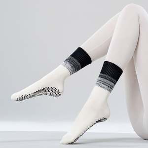 High Quality Custom Logo Anti-Slip Sports Socks <b>Pilates</b> Yoga Socks for Women <b>Pilates</b> Grip Socks Custom - Product Image 6