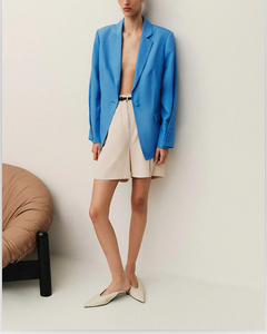 Blazer bleu ciel pour femme avec revers cranté, poches à rabat, poignets ajustés, parfait pour une tenue professionnelle de bureau - Product Image 6