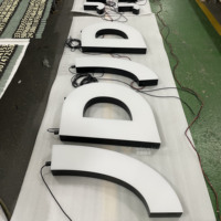 Enseigne LED à éclairage frontal en acrylique de qualité supérieure |   Signalétique personnalisée résistante à l'eau avec film 3M pour affichages de bureau