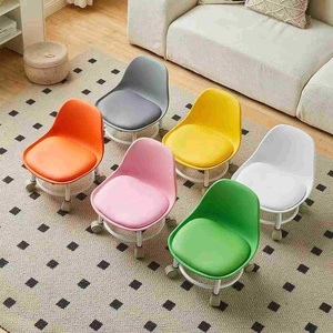 <span class=keywords><strong>Tabouret</strong></span> à roulettes universel <span class=keywords><strong>de</strong></span> conception moderne <span class=keywords><strong>pour</strong></span> tout-petits banc <span class=keywords><strong>de</strong></span> patinage à roulettes paresseux <span class=keywords><strong>pour</strong></span> la maison avec poulie belle couture petite chaise populaire - Product Image 1