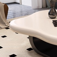 Table basse Cloud de design minimaliste italien, table d'appoint créative moderne et simple pour les petits appartements et salons
