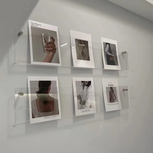 Étagères murales flottantes en acrylique transparentes modernes et personnalisées pour supports de magazines et disques vinyles – Origine USA – Vente en gros - Product Image 1