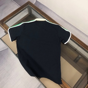 Polo à manches courtes pour homme, style vintage rayé, coupe ajustée, 100 % coton, luxe et décontracté, inspiré de Gucci. - Product Image 3