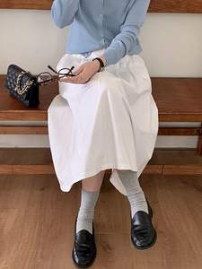 महिलाओं के लिए जेबों के साथ सफेद लंबी पोशाक स्कर्ट, महिलाओं के लिए उच्च कमर की लंबी सूती स्कर्ट - Product Image 3