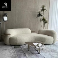 Canapé nordique capitonné en velours avec base en acier inoxydable, canapé incurvé pour salon, canapé deux places créatif couleur crème, canapé nuage moderne