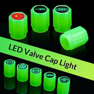 Bouchons de valve de <span class=keywords><strong>pneu</strong></span> de voiture qui brillent dans le noir, couvre-valve fluorescent universel pour voitures, vélos et motos - Product Image 2