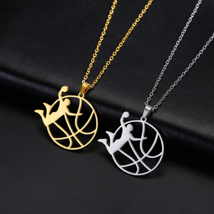 Collares de Baloncesto con Colgante de Jugador de Baloncesto en Forma de Corazón, Acero Inoxidable 316L, Hipoalergénico, Antideslustre, Joyería Deportiva para Fanáticos, Hombres y Mujeres - Product Image 1
