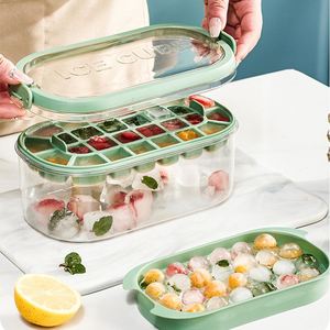 แม่พิมพ์ทำน้ำแข็งพลาสติกพร้อมที่จับและภาชนะ  แม่พิมพ์น้ำแข็งสำหรับช่องแช่แข็ง แพ็ค 2 ชิ้น ถาดทำน้ำแข็งแบบซ้อนได้สำหรับเครื่องดื่ม - Product Image 4