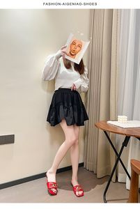 Chaussures pour dames Chaussures d'été de haute qualité pour femmes Nouvelles chaussures <span class=keywords><strong>plates</strong></span> antidérapantes résistantes à l'usure Vente directe de pantoufles légères pour dames - Product Image 4