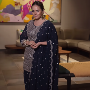 Magnifique Ensemble de Soirée pour Femme Style Bollywood, Élégant, Indien et Pakistanais, avec Haut, Palazzo, Dupatta et Gharara, Designs Riches en Faux Fours d'Orge - Product Image 1