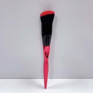แปรงปัดรองพื้นแบบเอียงโค้งกว้างโอดีเอ็มแปรงสำหรับมืออาชีพสีไวน์แดงตามสั่ง101 - Product Image 4