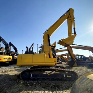 Excavatrice hydraulique sur chenilles Komatsu PC220 d'occasion de 22 tonnes, durable et très prisée sur les chantiers de construction - Product Image 1