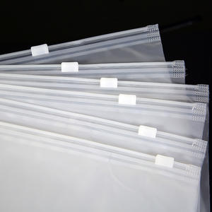 Bolsas de Embalaje de Ropa con Cierre Ziplock de PE al por Mayor de China, con Grabado, Reciclables, Impresión Personalizada y Advertencias - Product Image 4