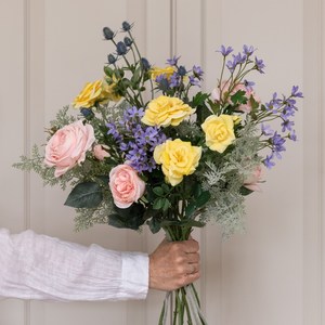 ดอกกุหลาบสีขาว<span class=keywords><strong>ช</strong></span>มพูทำมือ สัมผัสเหมือนจริง ดอกโบตั๋<span class=keywords><strong>น</strong></span>สำหรับตกแต่งห้อง<span class=keywords><strong>น</strong></span>ั่งเล่<span class=keywords><strong>น</strong></span>และงานแต่งงา<span class=keywords><strong>น</strong></span> - Product Image 2