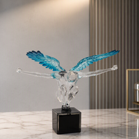 Statue en résine d'homme ailé abstrait, décoration moderne pour la maison, figurine d'ange pour la décoration de table