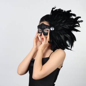 Topeng Burung Berbulu yang Unik dengan Detail Rumit, Sempurna untuk Cosplay Fantasi, Teater, dan Fotografi Artistik - Product Image 2